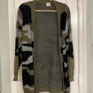 Wanna B camo cardigan